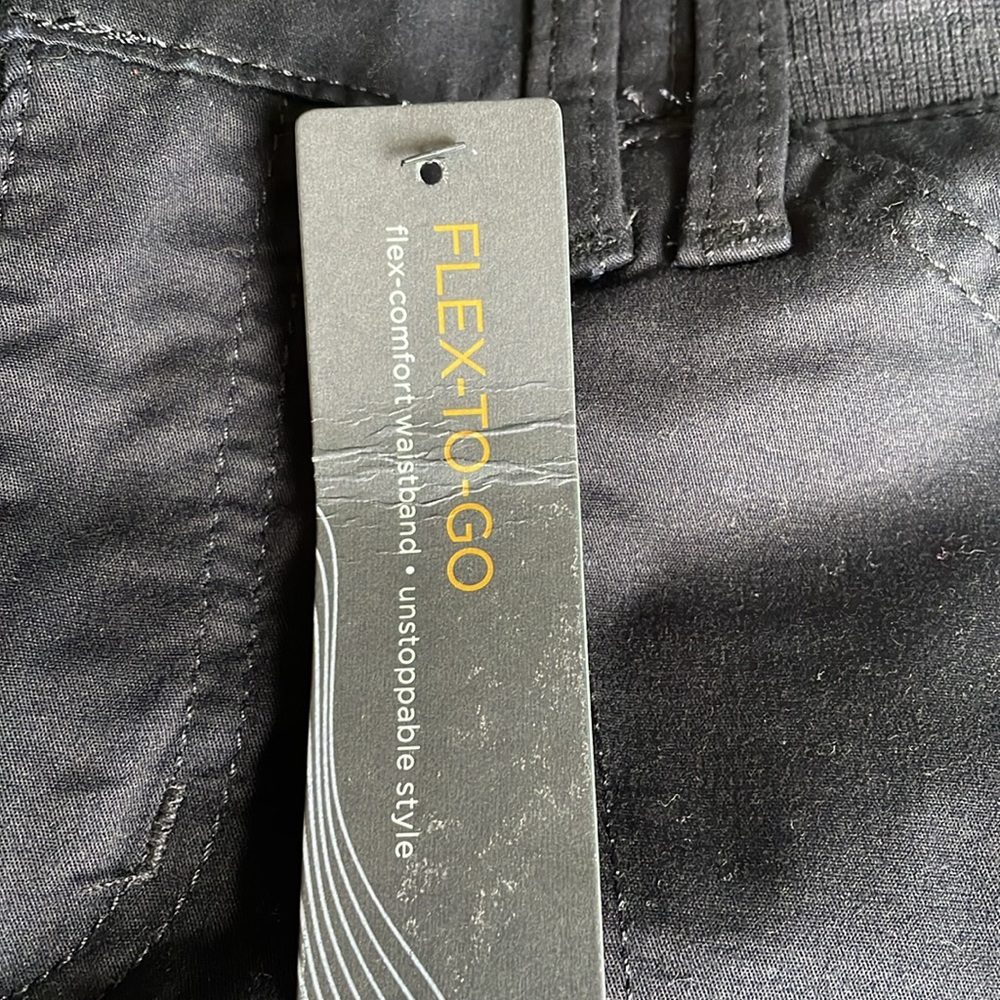 Women’s Lee Flex To Go Relaxed Fit Mid Rise Bermuda Shorts - Black - Picture 3 of 9